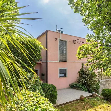 3 Bedroom Cozy In Apartment *